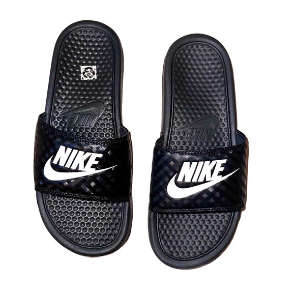 Nike Shoes - NIKE swoosh ❤️wm8 black women’s padded sandals flip flops size 8